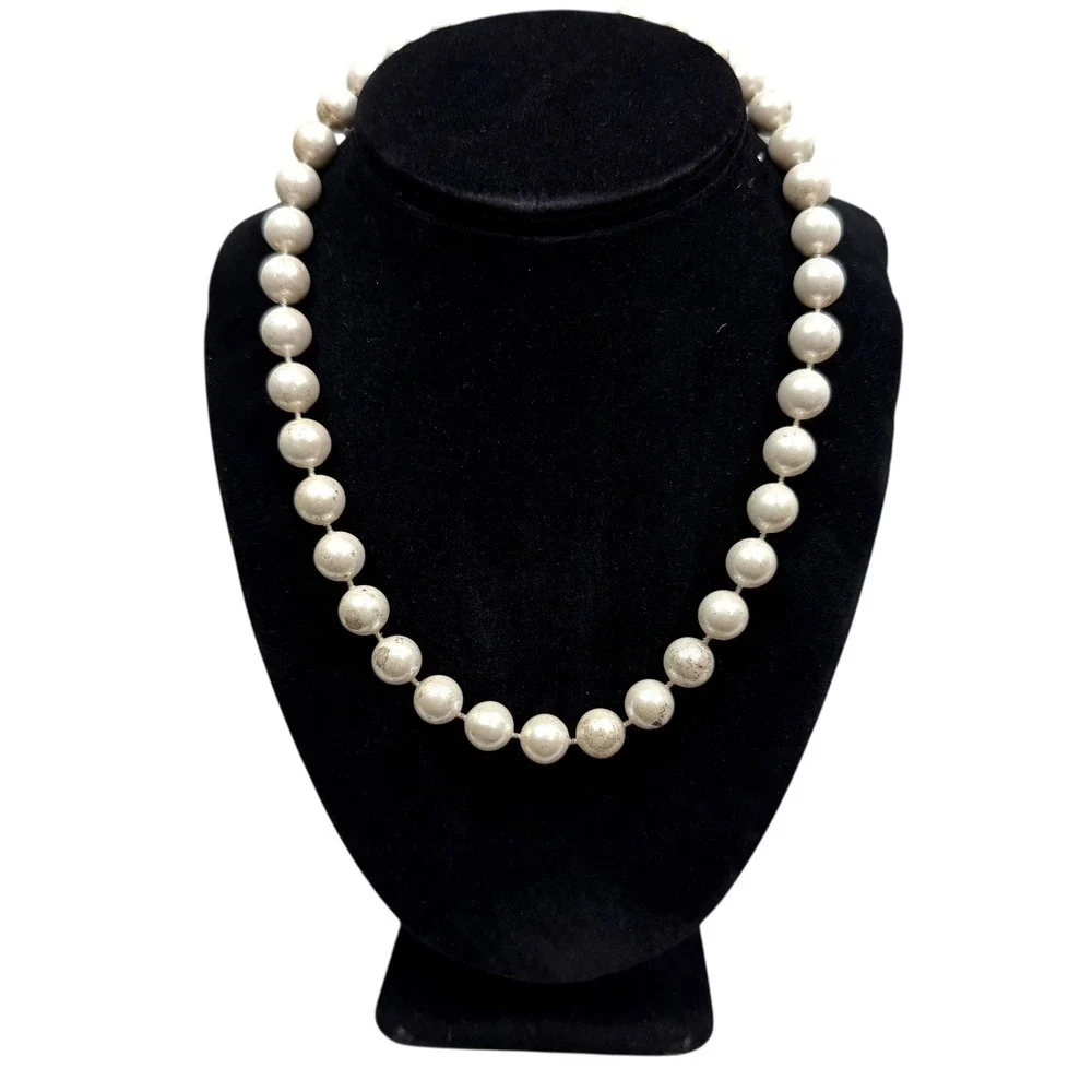 Vintage Classic Faux Pearl Necklace Cream Speckled Colored Costume Jewelry 18 in